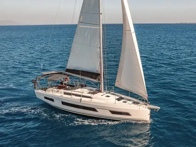 Dufour 41 for sale in Greece for €288,000 (£250,015)